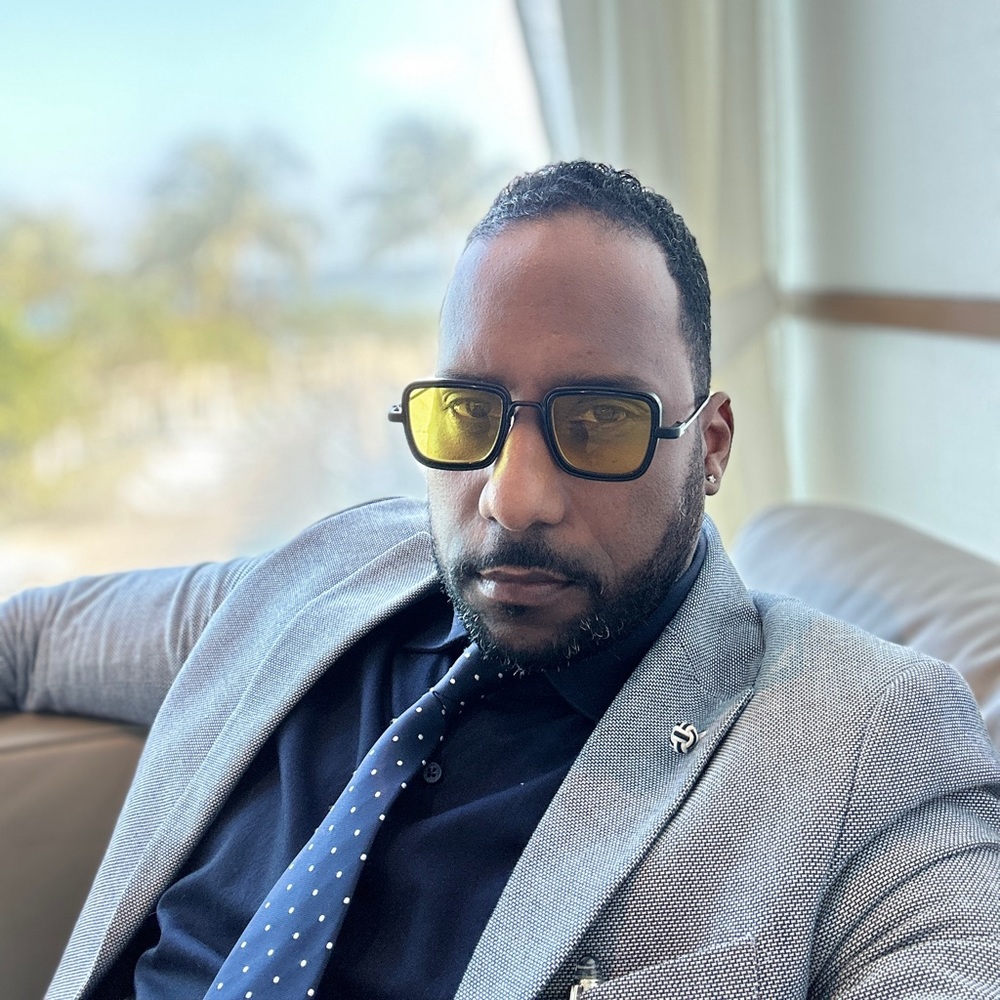 Meet your Posher, Dwain